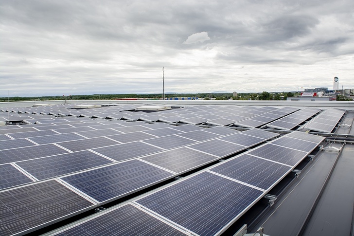 The 509 kW PV rooftop installation at Vienna International Airport were put into operation in July. 