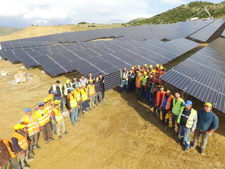 In Izmir-Kiraz in Turkey, a solar park with 11.7 MW output went into operation. The plant named "Sakura Project" is the world's largest photovoltaic system with Panasonic modules HIT. - © Yılsan Investment Holding
