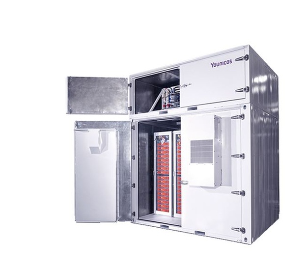 The Y-Cube consists of two sub-enclosures, one each for the power conversion system and DC battery block. 