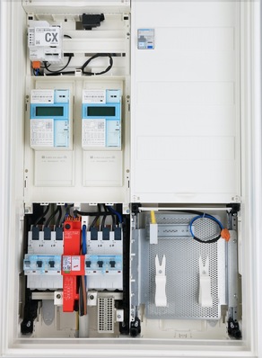 The Dehnshield ZP Basic SG combination arrester meets the basic normative requirements for surge protection.