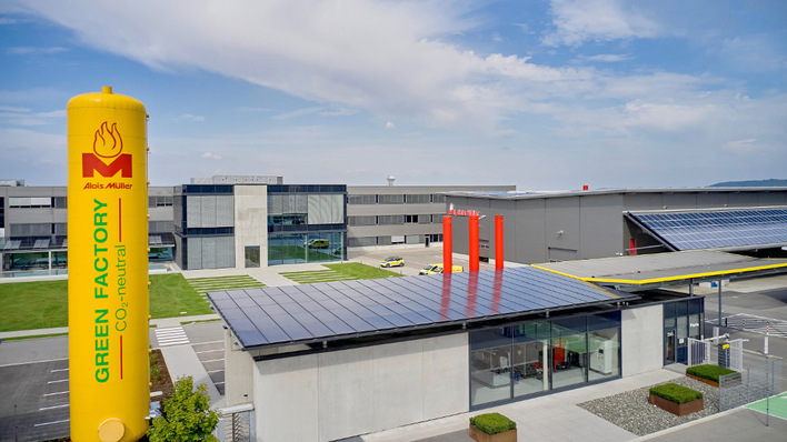 Thanks to its clever energy concept, this factory generates no CO2 emissions from its production.