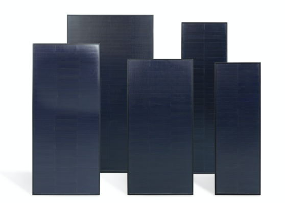Depending on their size, the glass-free modules from Green Akku have an output of 60 to 160 watts and weigh no more than 3.4 kilograms.