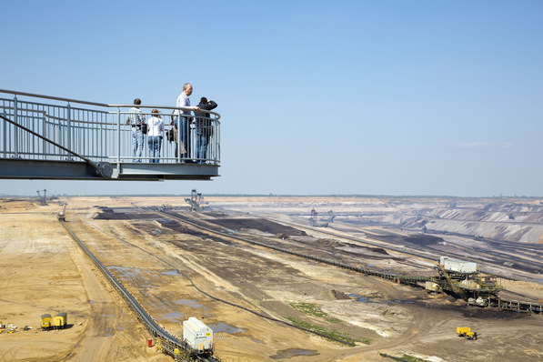 View of the mine: the Garzweiler opencast mine's Skywalk viewing point.