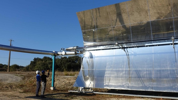Project engineers check the surface of the pipelines.