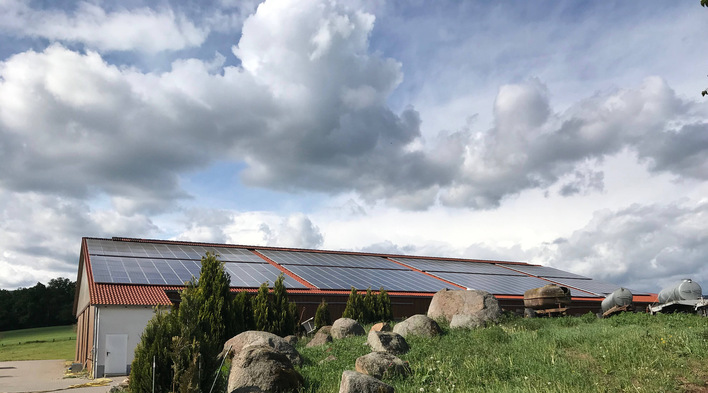 Agri-PV allows the combination of farming with the generation of clean electricity.