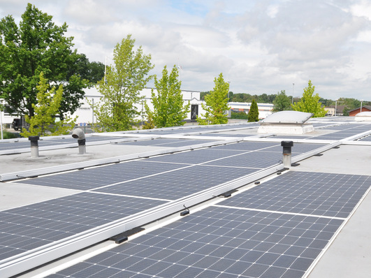 The system on the sheet roof has an output of 99 kilowatts. If the FFS has its way, it will soon be expanded.