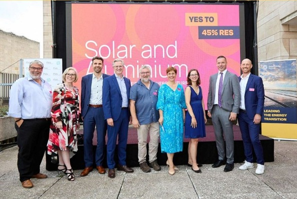 Signatories of the Yes to 45% RES Letter at the Rooftop Networking and Campaign Relaunch event organised by SolarPower Europe and European Aluminium.