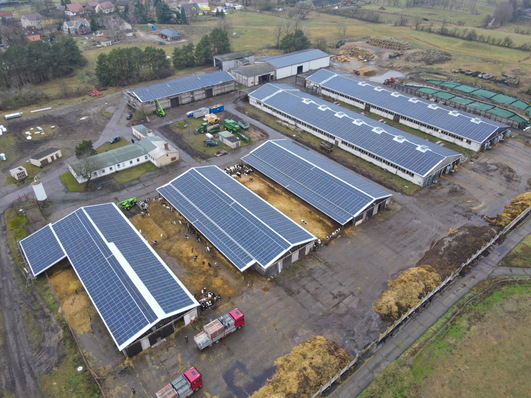 The 1.5 MW rooftop PV system was built during ongoing operations.