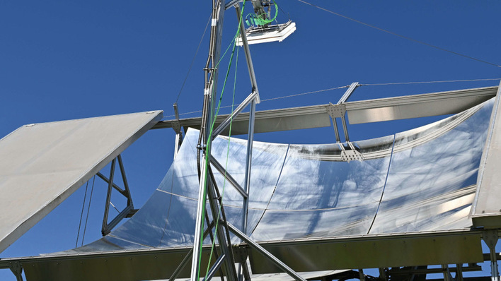 On the test stand, the researchers extensively measured the entire system consisting of ceramic heat transfer medium and air wall.
