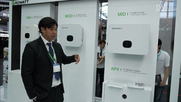 Junning Xu of Growatt explains the new products.