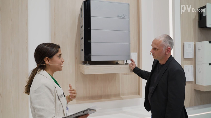 Johanna Bonilla of Jinko Solar talks to Sven Ullrich, editor of photovoltaik and pv Europe.