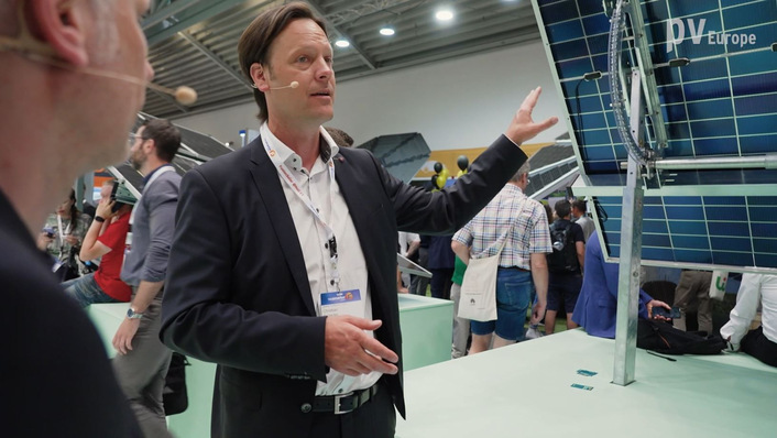 Christian Salzeder of Schletter Group presents innovative products for the installation of solar modules.