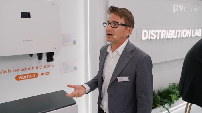Michal Klos from Sungrow presents new products for residential use.