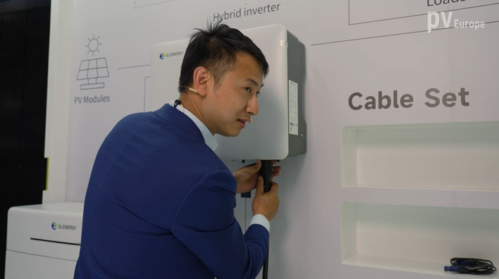 Touareg Tong of Slenergy explains the easy installation of the inverter.