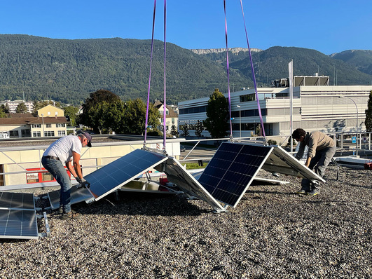 The solar box is unfolded and then connected to the systems already in place.