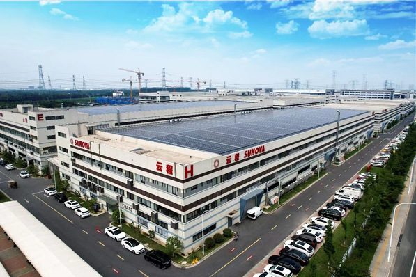  Sunova Solar’s factory in Wuxi, China – powered by PV modules.