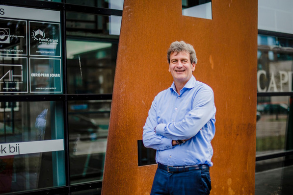  „Adjusting the criteria from one moment to the next so that almost half of them drop out without clearly communicating about it is quite scandalous, I think“, our guest author Gerard Scheper, CEO of European Solar says.