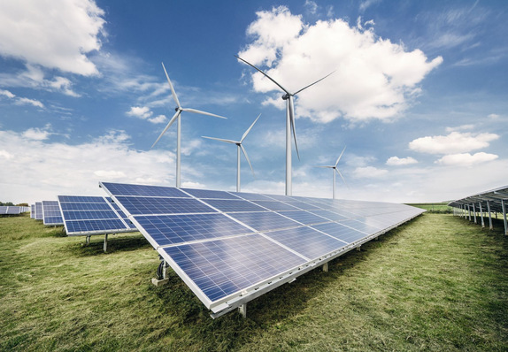  The combination of wind and PV systems, as BayWa r.e. is now realizing in Spain, offers a number of advantages.