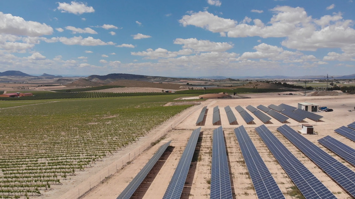  A winery in Murcia/Spain is powered by PV and the C&I energy storage solution of Sigenergy, additionally fast EV-charging is provided.
