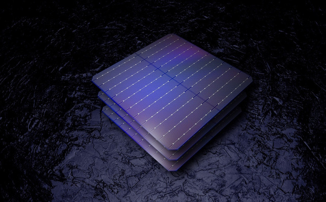  Lumet-metallized silicon solar cells.