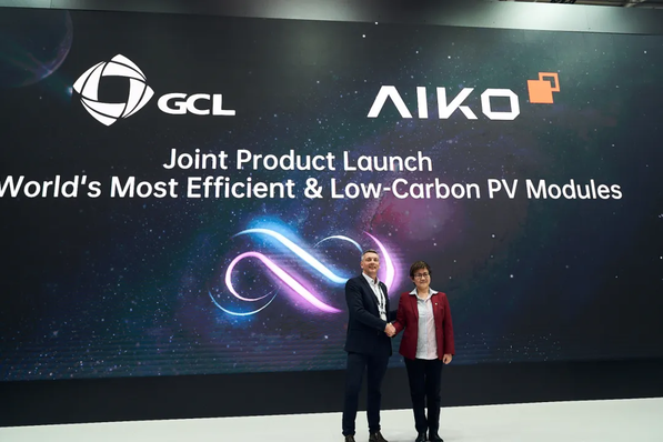  AIKO and GCL Tech jointly launch high-efficiency ABC solar module with a low carbon footprint at Intersolar Europe in Munich.
