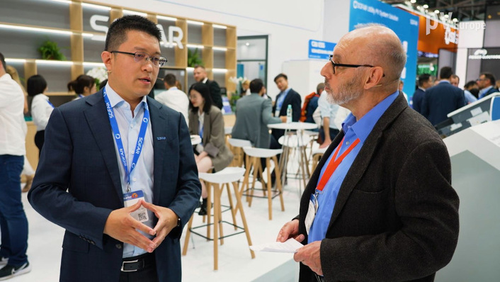 Allen Cao (left) is Head of SOFAR Europe.