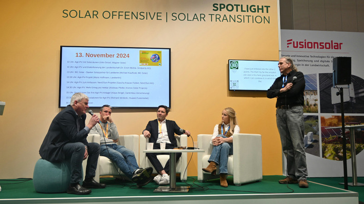 The solar experts on stage provided plenty of information on the use of photovoltaics in agriculture.
