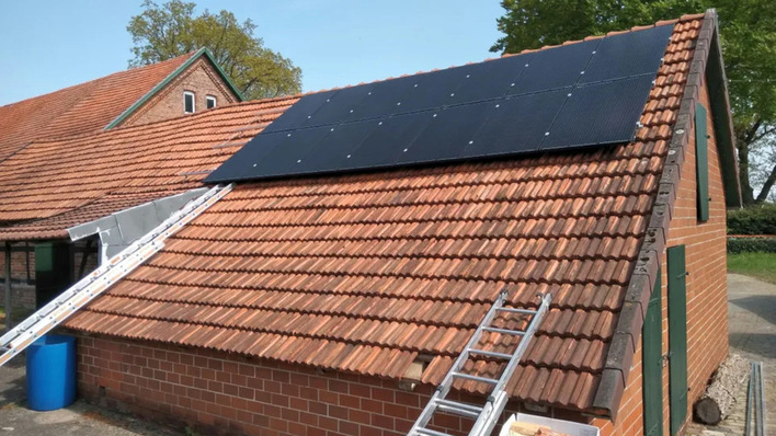 It all started with this solar installation. More modules were added later. The surplus flows into the hot water.