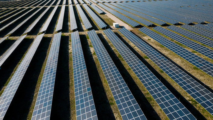 MET Group expands its solar and renewable investments in Romania - in the picture Dunai solar park in Hungary.