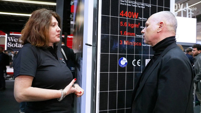 Barbara Terreni presents the new GoodWe products.