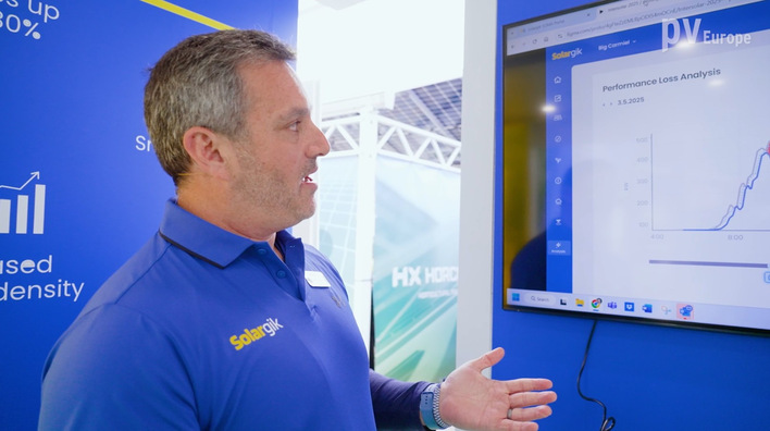 Mo Horowitz shows off the new Solargik mounting solutions for farms and ranches.