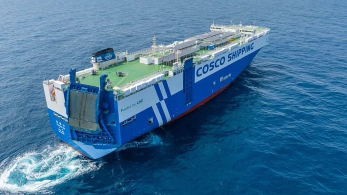Solar on the open seas – modules are installed on the carrier deck.