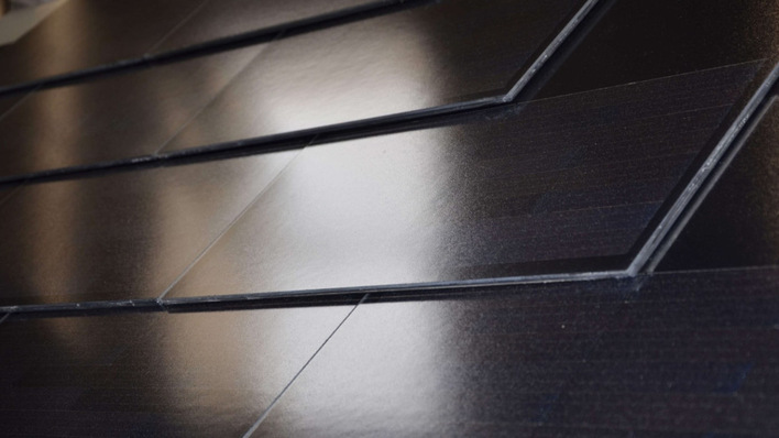 Look a little closer – the 450 x 510 millimetre solar roof tiles comprise glass-glass TOPCon modules.