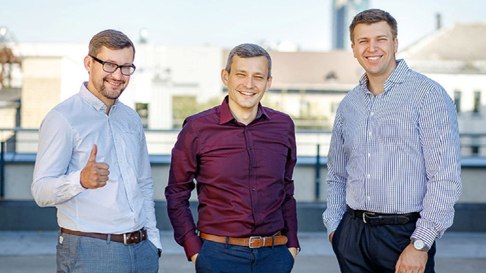Thumbs up for strong growth at Inion. Dr. Šarūnas Stanaitis pictured on the right.