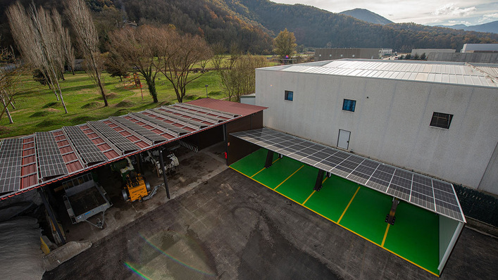 The nine series-connected sonnenBatterie 10 units are powered by a 60 kW photovoltaic system.