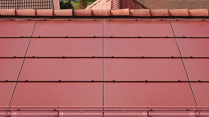 Swisspearl expands its module line with a new brick-red colour option