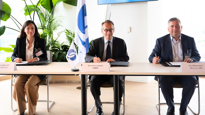 Pens at the ready to secure €315 million for renewable energy in Central and Eastern Europe