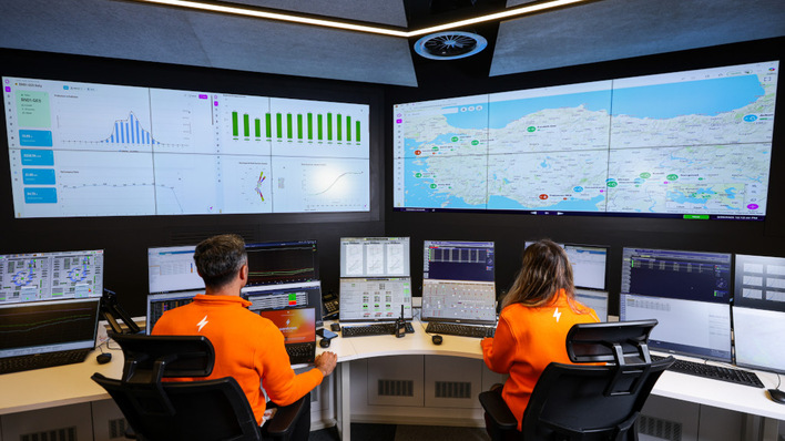 Two professionals, one grid, and several dozen realities playing out in real time.