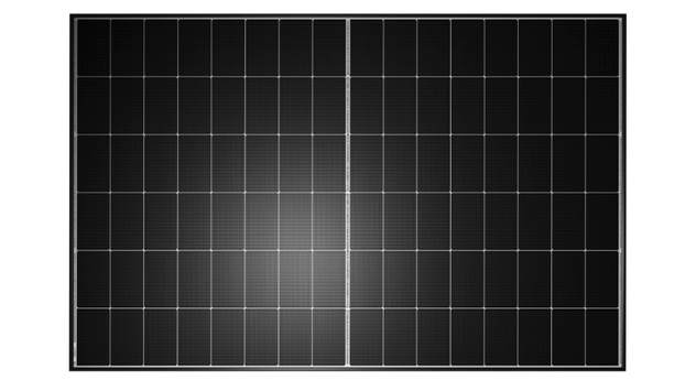 The Zeus 1.1 Performance with the familar black/square aesthetic