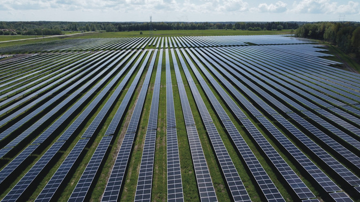 €204 million in new solar parks showcases Latvia’s reliance on project financing for green energy.