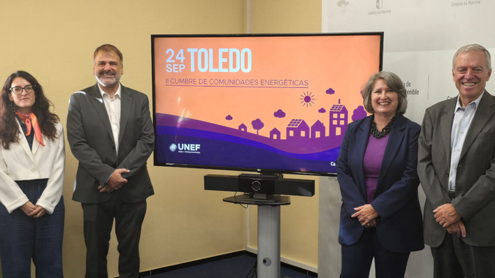 Left to right: Paula Santos, Director of Energy Communities and Electrification at UNEF; Alipio García Rodríguez, Director General of Energy Transition at the Castilla-La Mancha Regional Government; Mercedes Gómez, Regional Minister for Sustainable Development of Castilla-La Mancha; and José Donoso, Director General of UNEF.