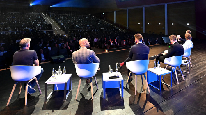 Brlight lights, bright minds – the smarter E Europe 2025 conferences draw a full crowd