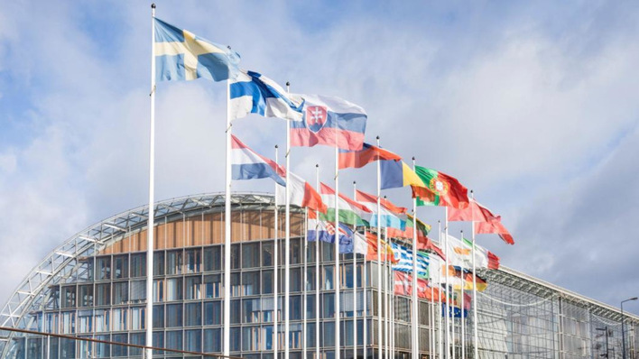 EU flags at the EIB set the scene for the latest round of energy policy decisions