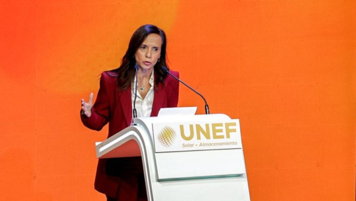 Beatriz Corredor, head of grid operator Redeia, addresses the XII Solar Forum in Madrid