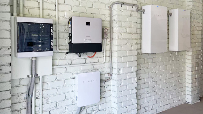 Old walls, new watts – the microinverters, junction boxes and extra low voltage batteries from Atmoce soon heading to Dutch homes