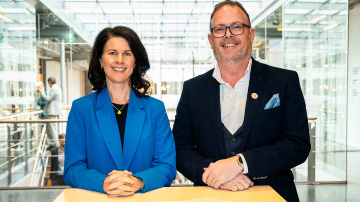 Rachel Owens, CEO of SSI, and Ronan Power, CEO of Solar Ireland, signed a Memorandum of Understanding at the Sustainable Solar Europe conference in Brussels