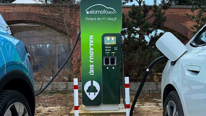 An Elomoto charger in Poland, green power deal now sealed