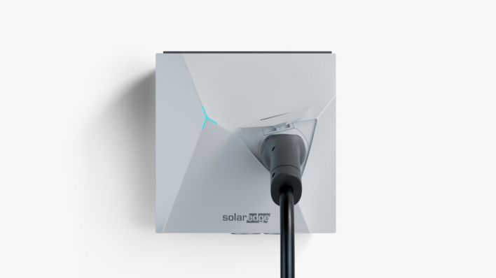 The Solaredge wallbox delivers solar energy with a geometric flourish – now available in Europe.