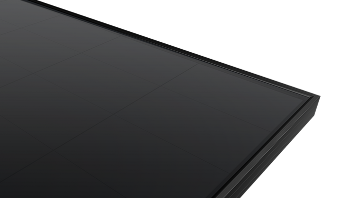 A close-up on durability: the glass-glass design is backed by a 30-year product warranty