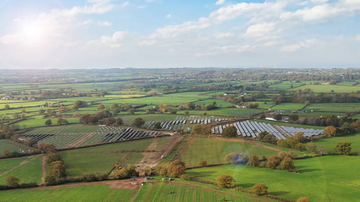 From green fields to solar yields – the English countryside embraces clean energyFrom green fields to solar yields – the English countryside embraces clean energy